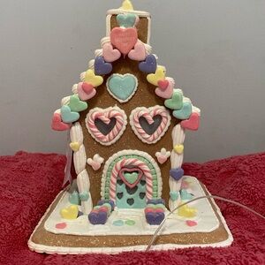 Love And Cupcakes LED  Pastel Light-up Valentines Gingerbread House NWT!